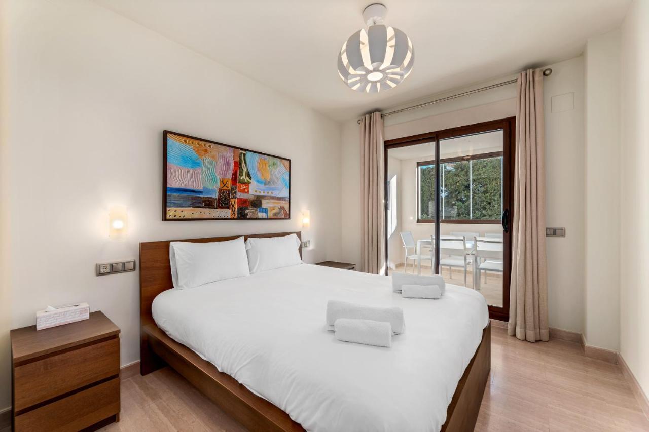 Modern & Peaceful 2br W/parking - Medina Banus Appartement